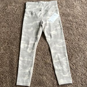 NWT Athleta Elation a Camo 7/8 Tight Size Small